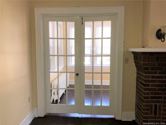 Foto del edificio - 512 Townsend Ave