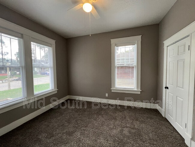 Building Photo - 1707 Foster Ave