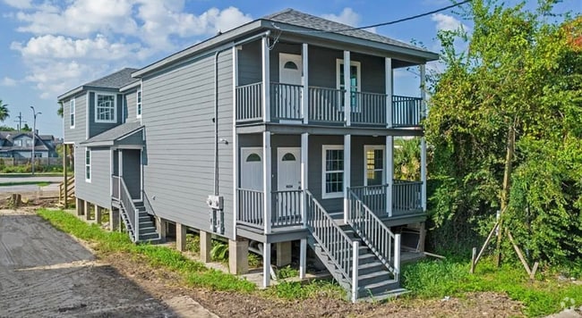 Building Photo - 4824 Thalia St