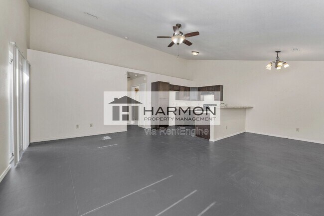 Foto del edificio - 1545 W 23rd St N