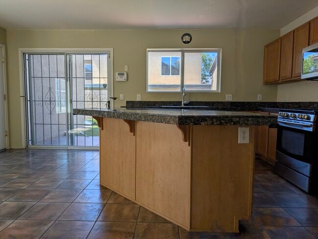 Building Photo - 4179 E Wading Pond Dr