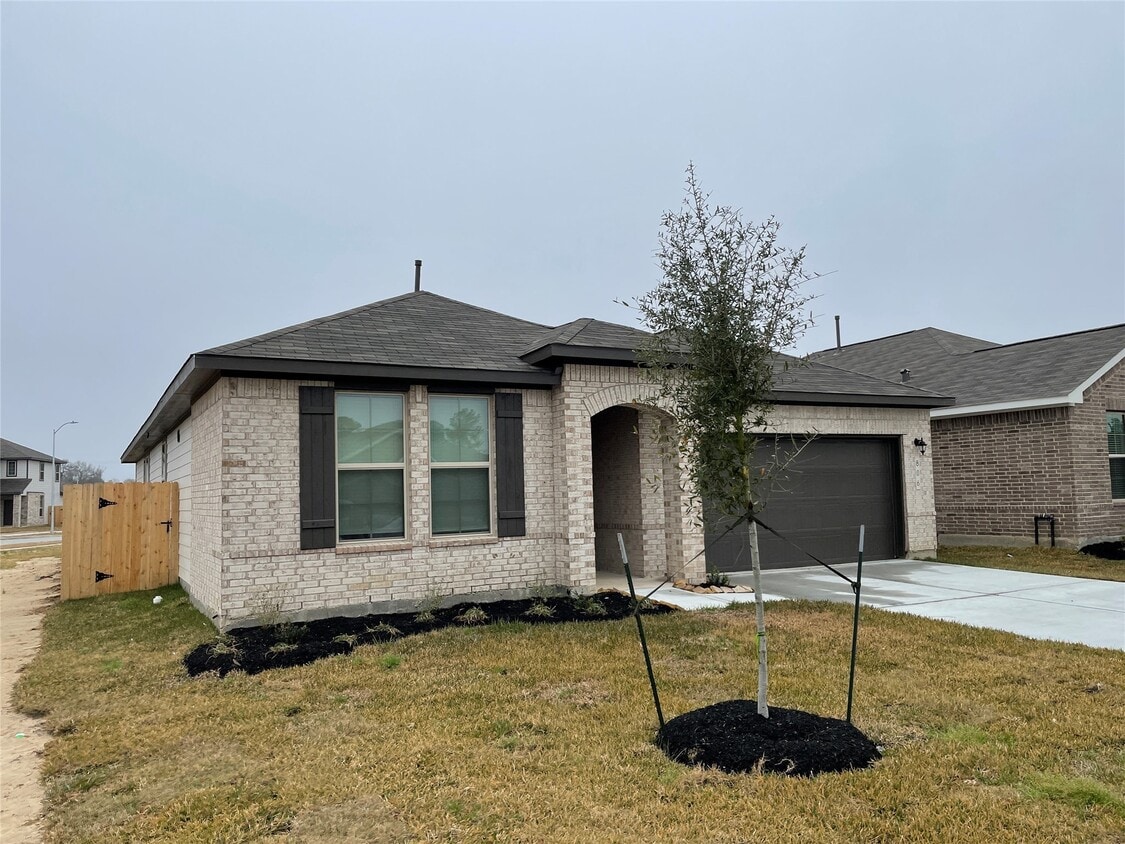 Primary Photo - 806 Cypress Smt Rd