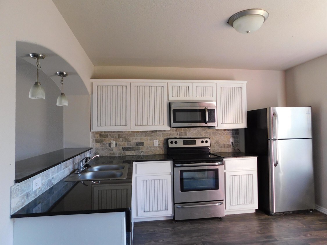 2116 Rustic Way, Barling, AR 72923 Townhome Rentals in Barling AR