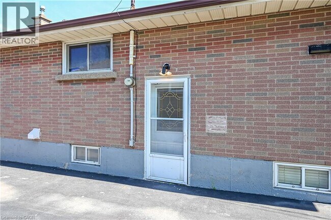 Building Photo - 380 E 18th St