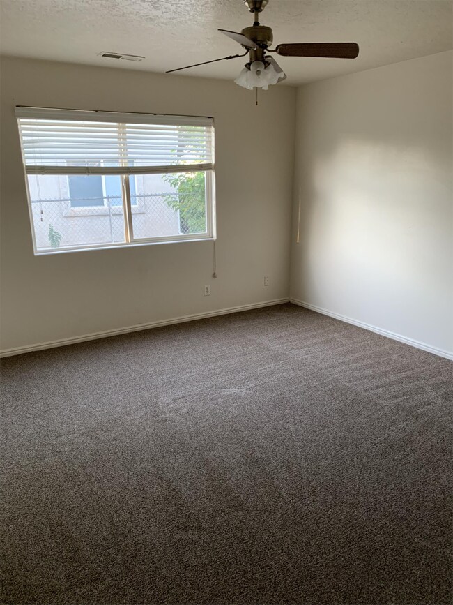 Building Photo - 1056 S 430 E