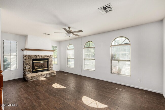 Foto del edificio - 3712 E Fruitvale Ave