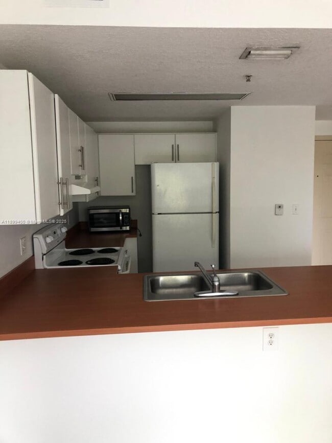 Foto del edificio - 3410 Coral Wy