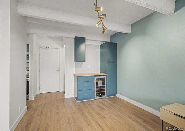 Foto del edificio - 777 N Washington St