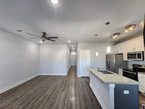 Building Photo - 9710 Tuffly St