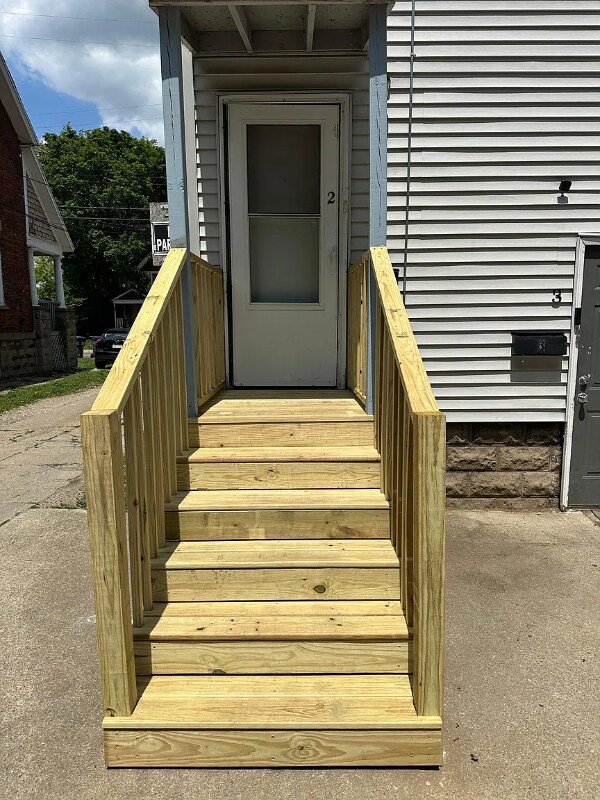 Primary Photo - 742 E Stockbridge Ave