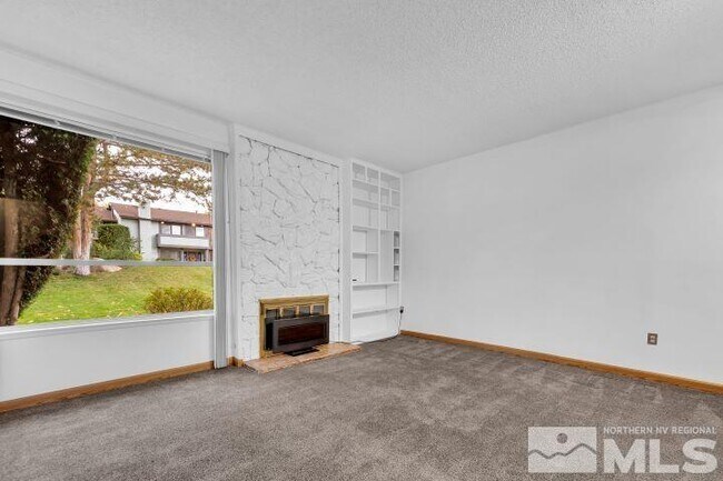Building Photo - 1407 Foster Dr
