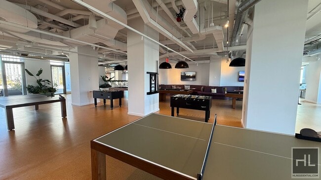 Building Photo - 5 S 5th St