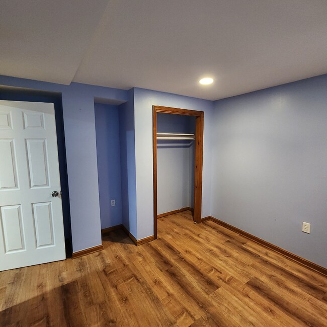 Building Photo - 1305 Otis St NE
