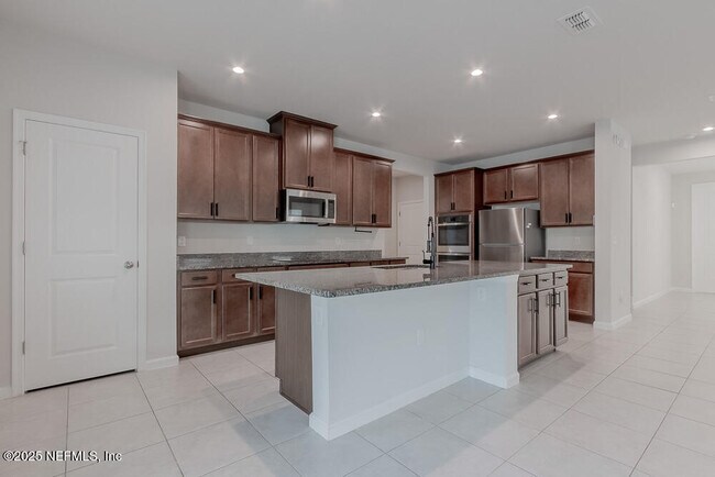 Building Photo - 1536 Tan Tara Trl