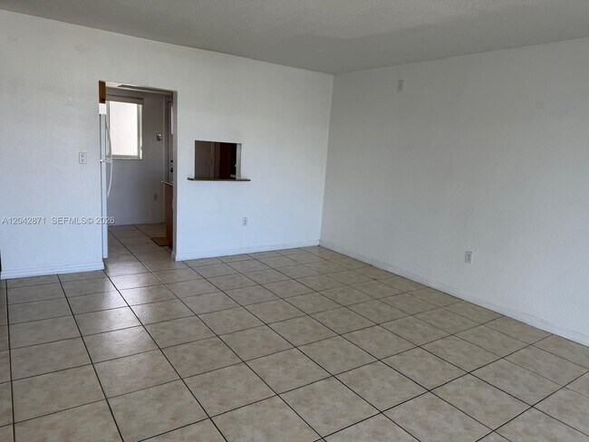 Foto del edificio - 7713 SW 88th St