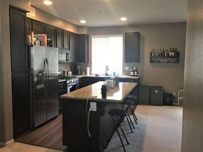 Building Photo - Paradise Walk Condo for Rent!