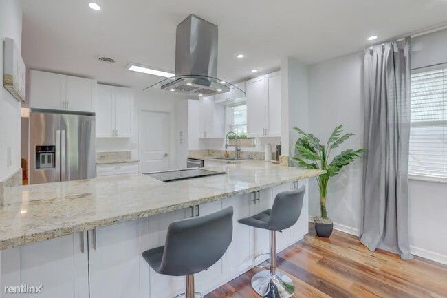 Building Photo - 3 br, 2 bath House - 1404 Hollywood Blvd