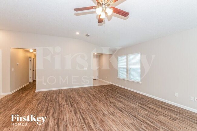 Foto del edificio - 9745 Bridgeway Ave