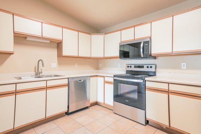 Building Photo - Amber Valley Apartments