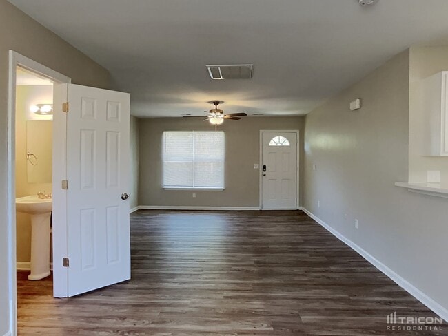 Building Photo - 1316 Crandon Dr