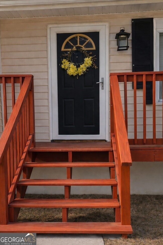 Building Photo - 2395 Fairway Cir SW