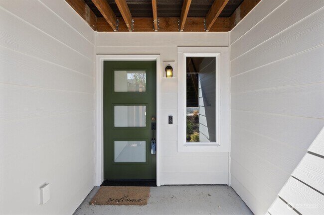 Building Photo - 17002-17013 13th Ave W