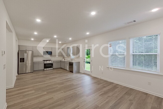 Foto del edificio - 115 Silver Maple Ln