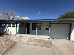 Building Photo - 1732 Muriel St NE