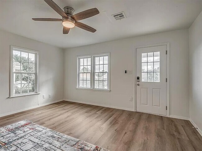 Foto del edificio - 3617 N Westmont St