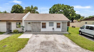 Building Photo - 5229 SW 140th Pl