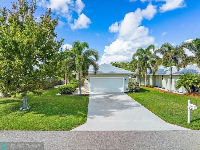 Foto del edificio - 17587 Cinquez Park Rd W