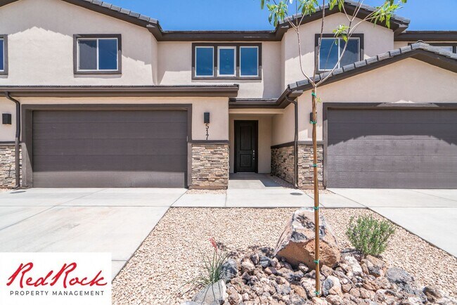Foto del edificio - 4 Bedroom, 2.5 Bathroom Townhome in Hurric...