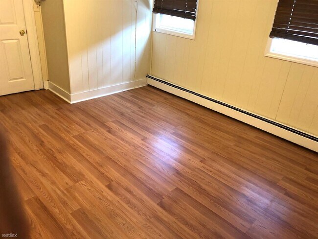 Building Photo - 1 br, 1 bath Duplex - 66 Chestnut St # 2 S...