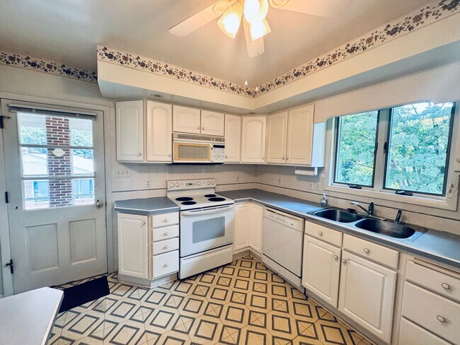 Foto del edificio - 5712 Kanawha Rd