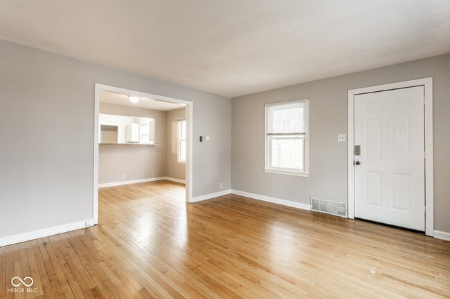 Building Photo - 6147 Broadway St