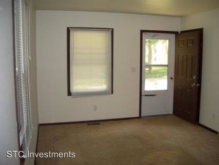 Building Photo - 3 br, 1 bath House - 427 W. Orchard