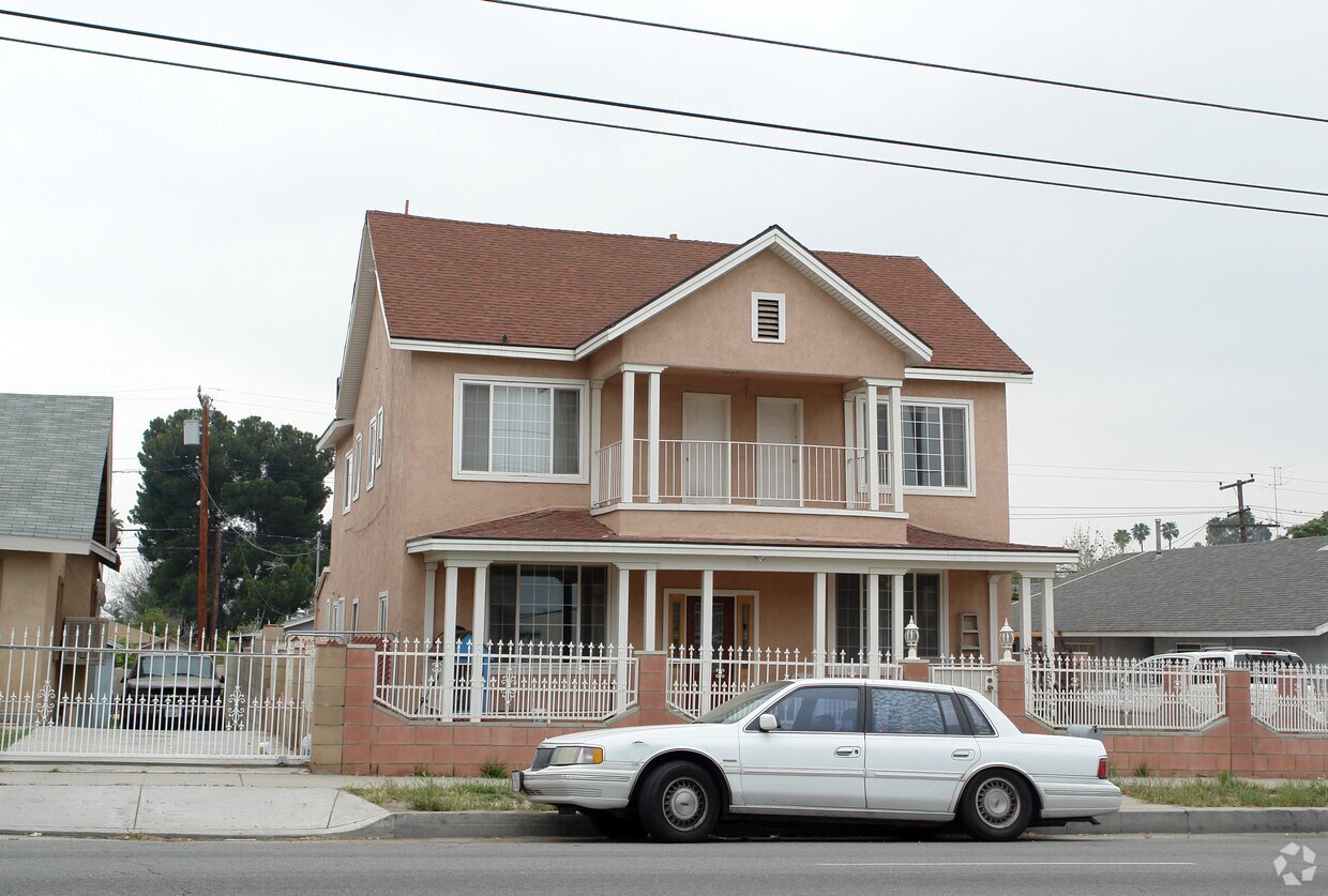 Primary Photo - 1029 W Rialto Ave
