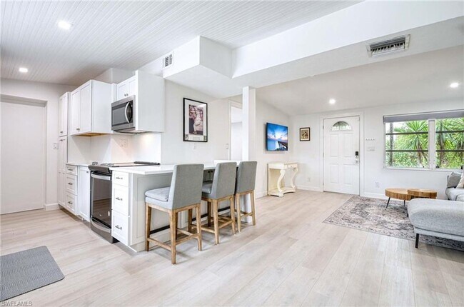 Foto del edificio - ***NO HOA PROCESS SO PERFECT FOR A QUICK M...