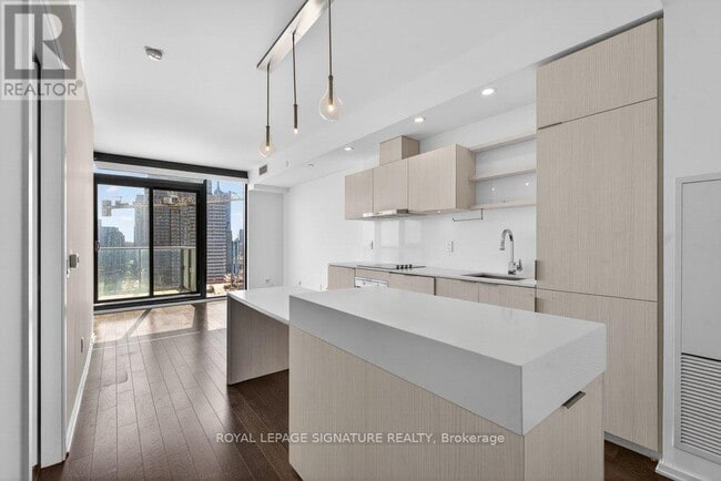Building Photo - 16 Bonnycastle St