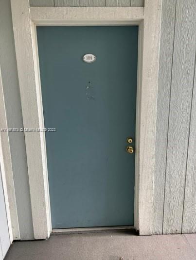 Foto del edificio - 9701 Hammocks Blvd