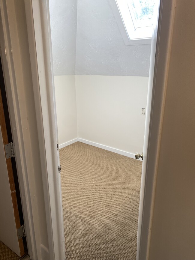 Bedroom/office - 1817 W 8th Ave