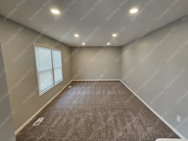 Building Photo - 13016 W 76th Terrace