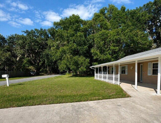 Foto del edificio - 117 Liberty Tree Rd