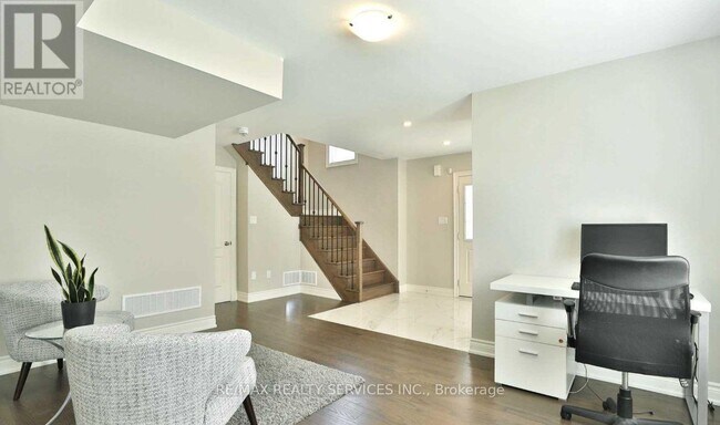 Building Photo - 34 Brushwood Dr