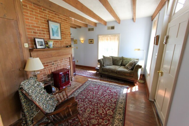 Building Photo - 578 Smithfield Ln