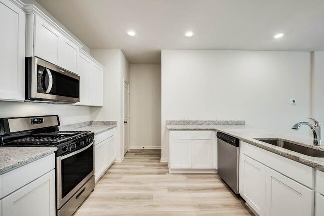 Building Photo - 1226 Parker Dr