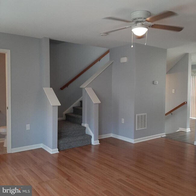 Foto del edificio - 28 Council Ct