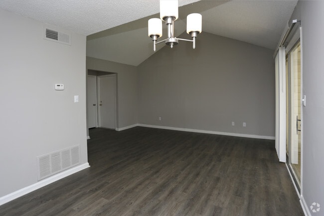 Open Living room - Retreat at Broad River Apartments