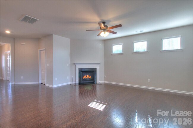 Building Photo - 4008 Silverwood Dr