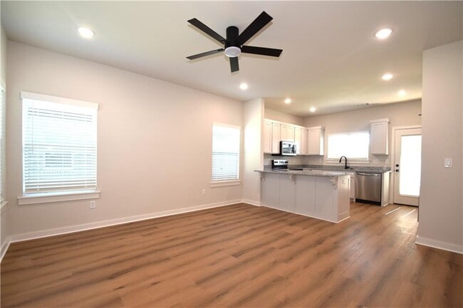 Foto del edificio - 540 Cosmos St